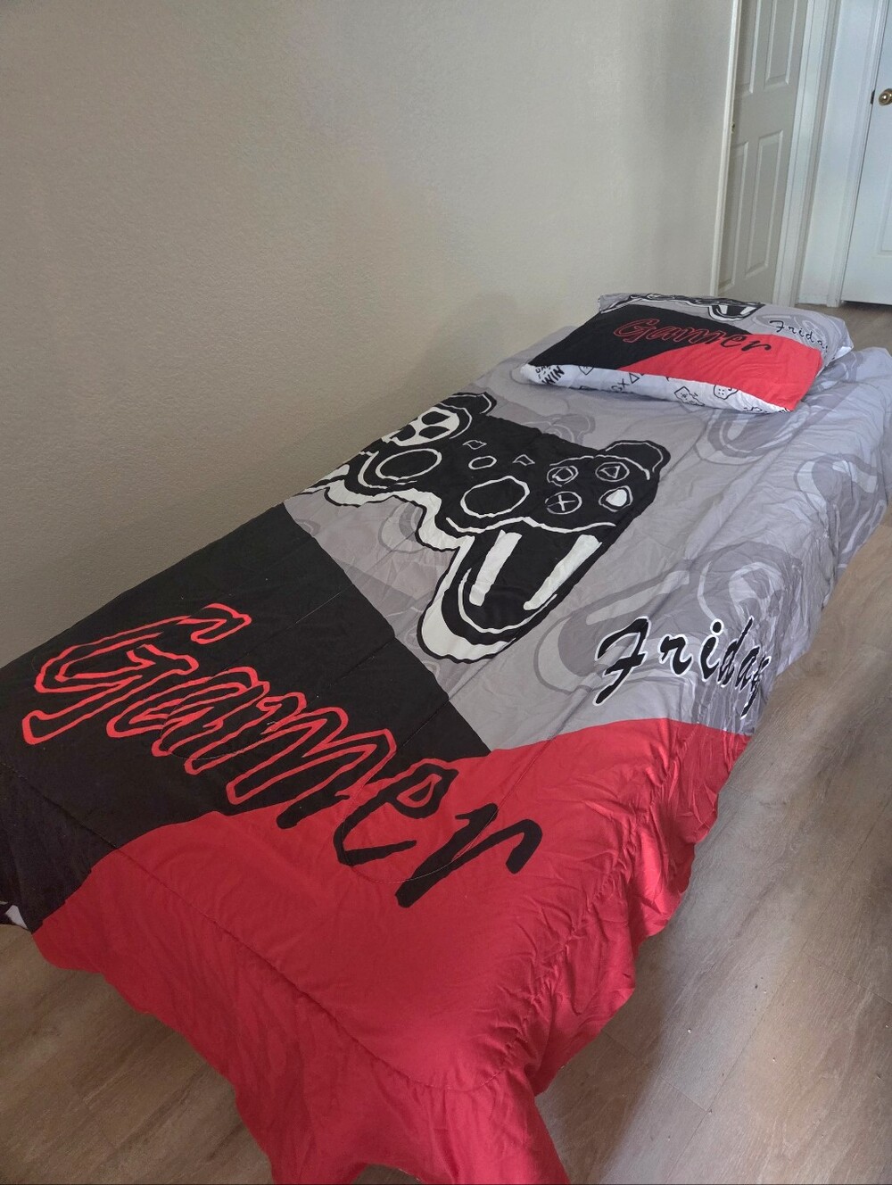 Twin Size Gamer Reversible Comforter With One Matching Pillowcase